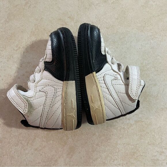 Toddler Boys Baby Nike Air Jordan shoes Taxi Fusion Black white retro size 4C - Picture 7 of 9